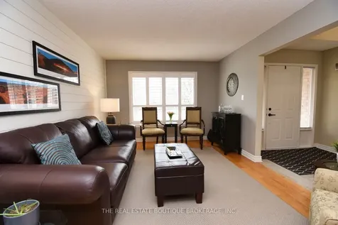 3219 Hazelwood Avenue Burlington ON L7M 2V3