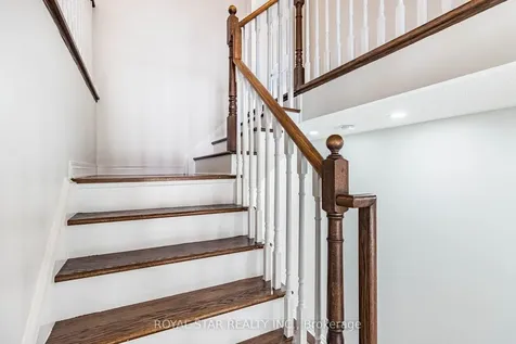 71 Relton Circle Brampton ON L6P 4A7