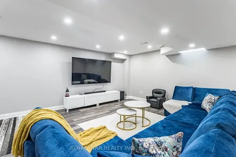 71 Relton Circle Brampton ON L6P 4A7