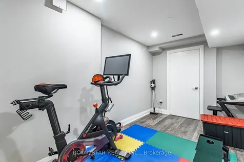 71 Relton Circle Brampton ON L6P 4A7