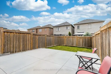 71 Relton Circle Brampton ON L6P 4A7