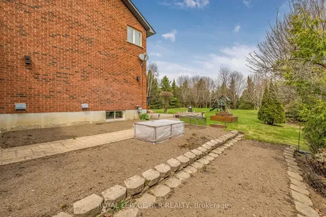 7 Summergate Court Caledon ON L7C 1P9