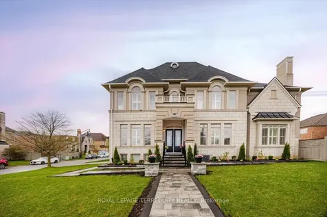 18 Dalmeny Drive Brampton ON L6X 0X3