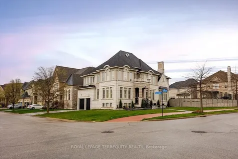 18 Dalmeny Drive Brampton ON L6X 0X3