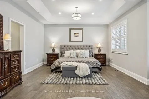 18 Dalmeny Drive Brampton ON L6X 0X3