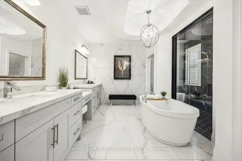 18 Dalmeny Drive Brampton ON L6X 0X3