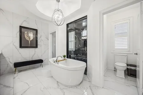 18 Dalmeny Drive Brampton ON L6X 0X3