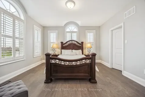 18 Dalmeny Drive Brampton ON L6X 0X3