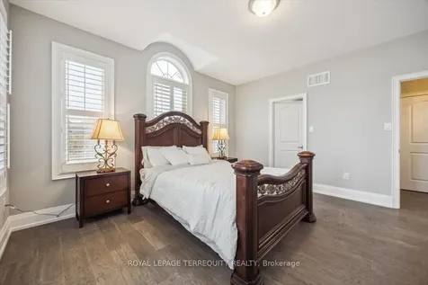 18 Dalmeny Drive Brampton ON L6X 0X3