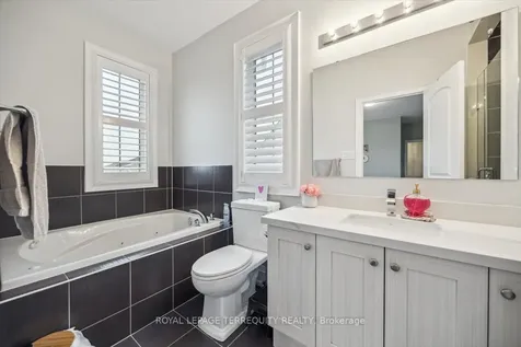 18 Dalmeny Drive Brampton ON L6X 0X3