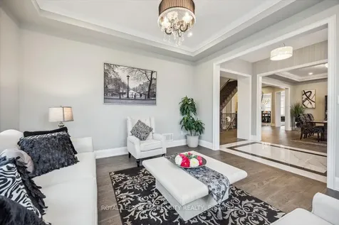 18 Dalmeny Drive Brampton ON L6X 0X3