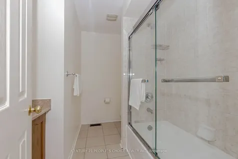 265 Brussels Avenue Brampton ON L6Z 0G4