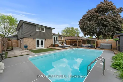 132 Bartley Bull Parkway Brampton ON L6W 2J9