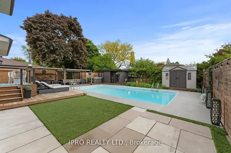 132 Bartley Bull Parkway Brampton ON L6W 2J9