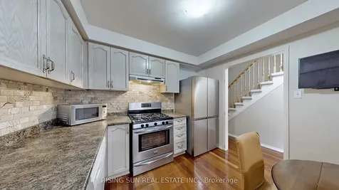 11 Kitto Court Brampton ON L6Y 5A9