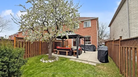 11 Kitto Court Brampton ON L6Y 5A9