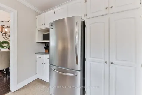 1496 Clinton Court Burlington ON L7M 1N2