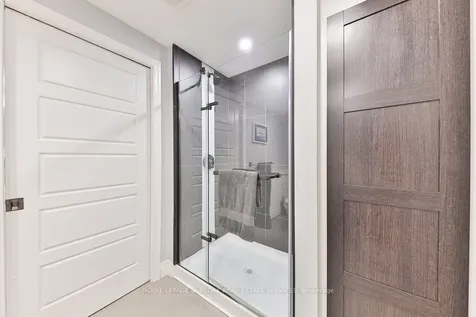 1496 Clinton Court Burlington ON L7M 1N2