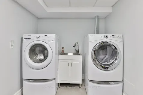 1496 Clinton Court Burlington ON L7M 1N2