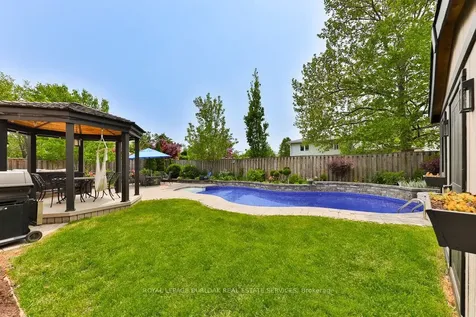 1496 Clinton Court Burlington ON L7M 1N2