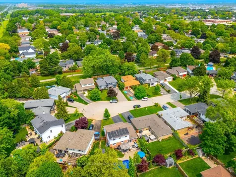 1496 Clinton Court Burlington ON L7M 1N2