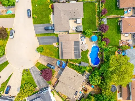 1496 Clinton Court Burlington ON L7M 1N2