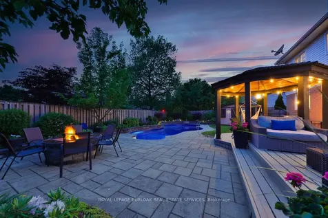 1496 Clinton Court Burlington ON L7M 1N2