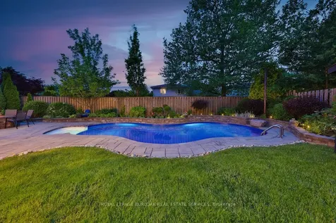 1496 Clinton Court Burlington ON L7M 1N2