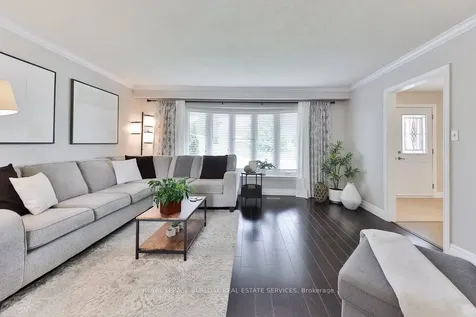 1496 Clinton Court Burlington ON L7M 1N2