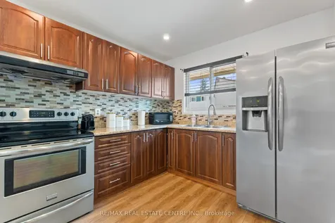 30 Gold Pine Court Brampton ON L6S 2K6