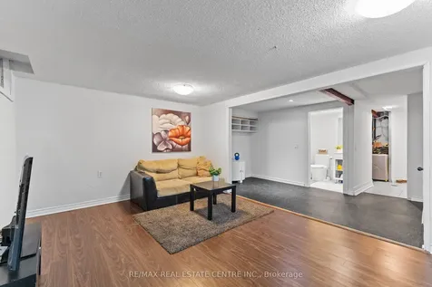 30 Gold Pine Court Brampton ON L6S 2K6