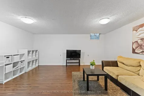 30 Gold Pine Court Brampton ON L6S 2K6