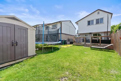 30 Gold Pine Court Brampton ON L6S 2K6