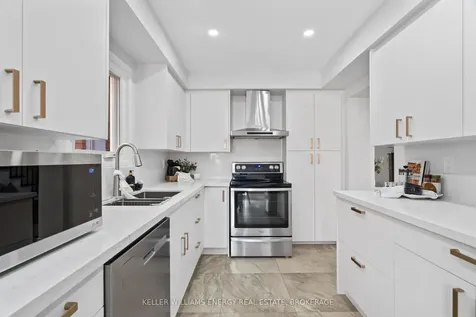 19 Woodstream Avenue Brampton ON L6R 1M7