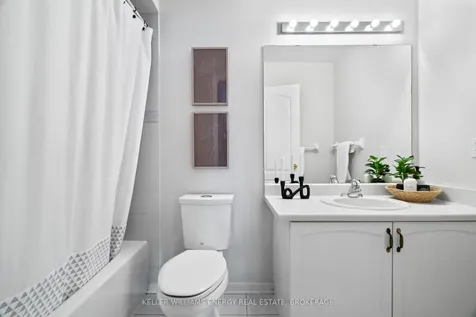 19 Woodstream Avenue Brampton ON L6R 1M7