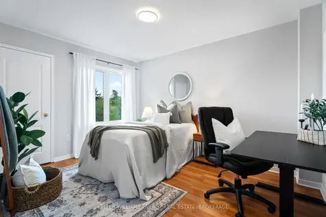 19 Woodstream Avenue Brampton ON L6R 1M7