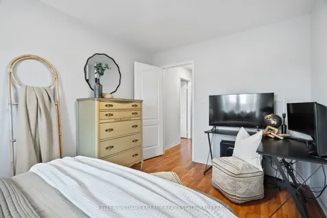 19 Woodstream Avenue Brampton ON L6R 1M7