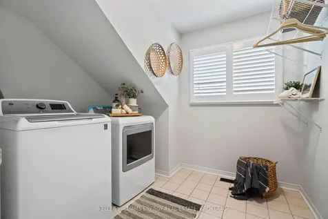 19 Woodstream Avenue Brampton ON L6R 1M7