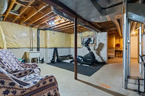 19 Woodstream Avenue Brampton ON L6R 1M7