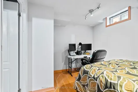 19 Woodstream Avenue Brampton ON L6R 1M7