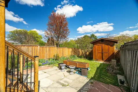 19 Woodstream Avenue Brampton ON L6R 1M7