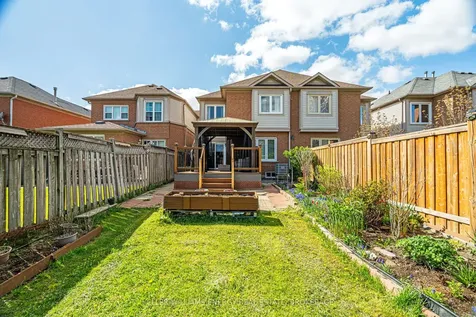 19 Woodstream Avenue Brampton ON L6R 1M7