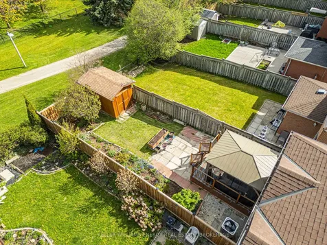 19 Woodstream Avenue Brampton ON L6R 1M7