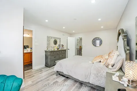 6 Weather Vane Lane Brampton ON L6X 2R5