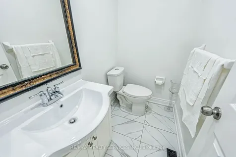 204 Lockwood Road Brampton ON L6Y 4Y4