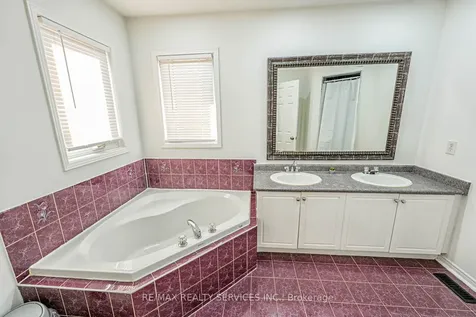 204 Lockwood Road Brampton ON L6Y 4Y4