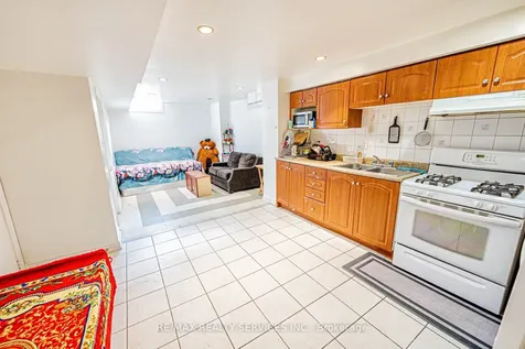 204 Lockwood Road Brampton ON L6Y 4Y4