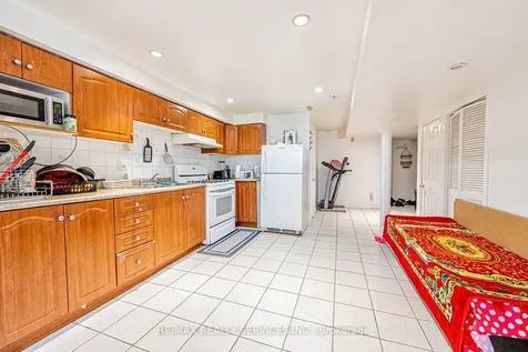 204 Lockwood Road Brampton ON L6Y 4Y4