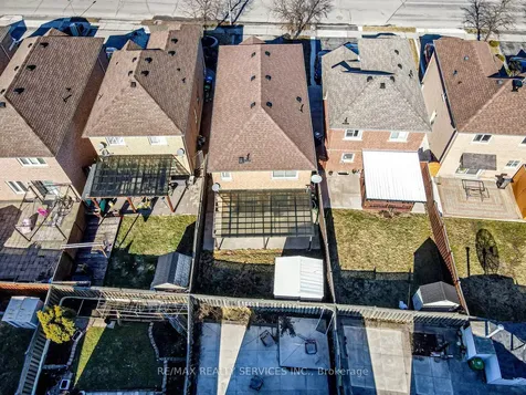 204 Lockwood Road Brampton ON L6Y 4Y4