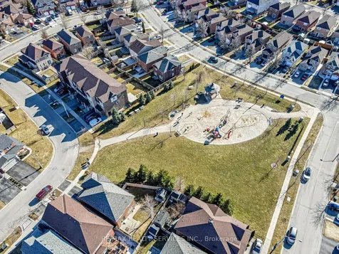 204 Lockwood Road Brampton ON L6Y 4Y4